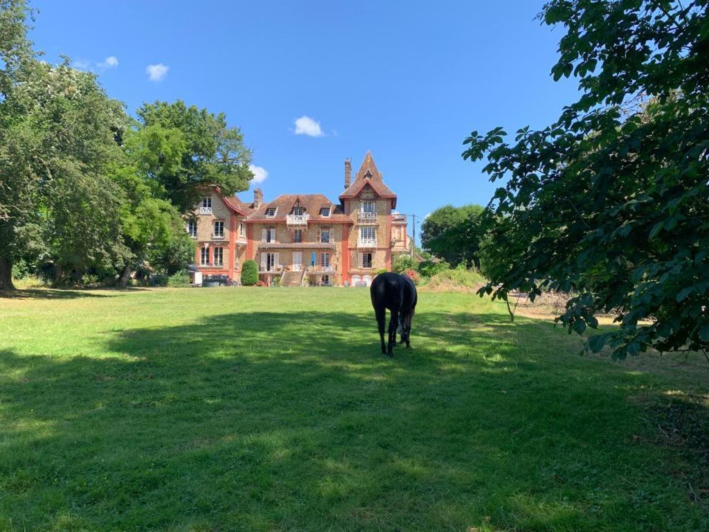 Manoir Remarquable Avec Son Parc Villa Chaumes-en-Brie Exterior photo