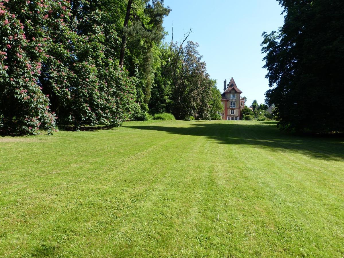 Manoir Remarquable Avec Son Parc Villa Chaumes-en-Brie Exterior photo